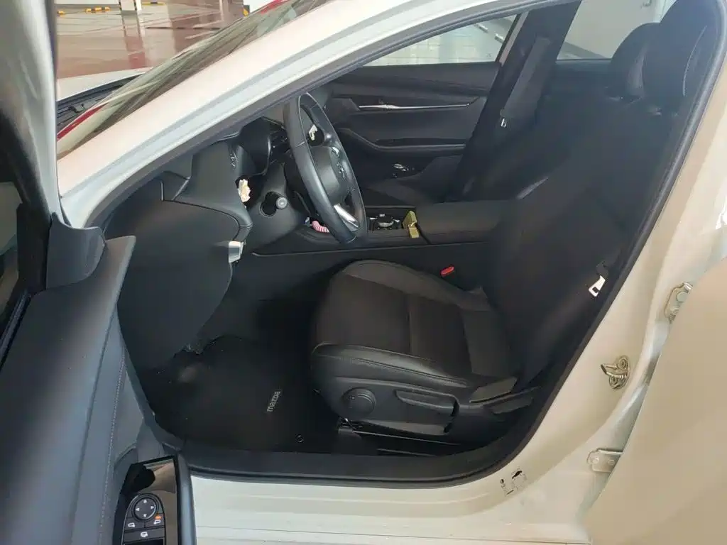 Mazda 3 Axela — миниатюра 14