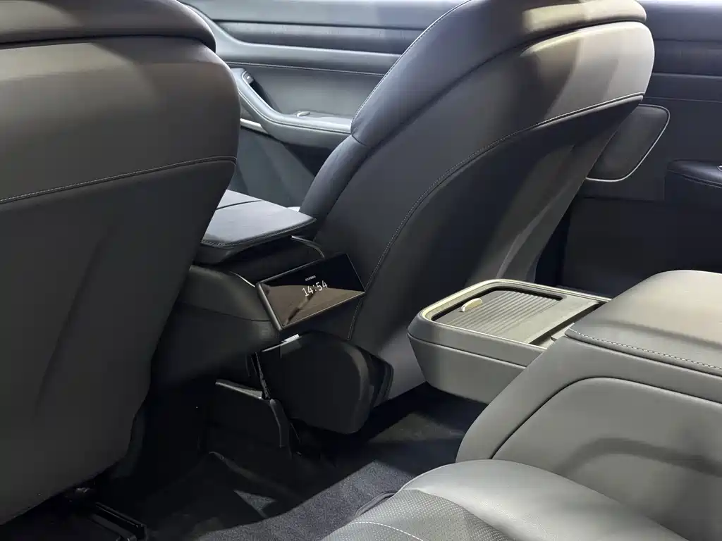 NIO ES8 — миниатюра 14