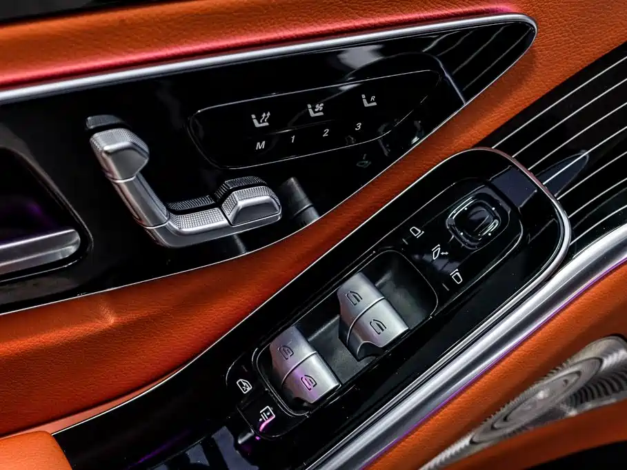 Mercedes-Benz S-Class — миниатюра 12