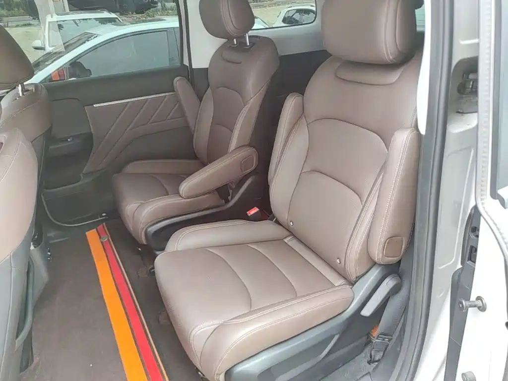 Wuling Xingguang 730 New Energy — миниатюра 17