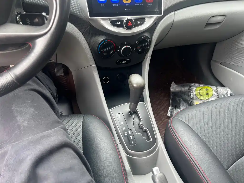 Hyundai Verna — миниатюра 10