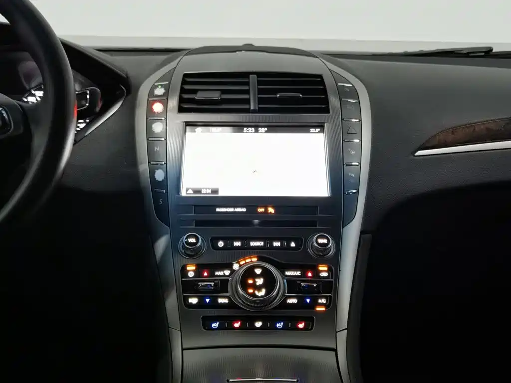 Lincoln MKZ — миниатюра 12