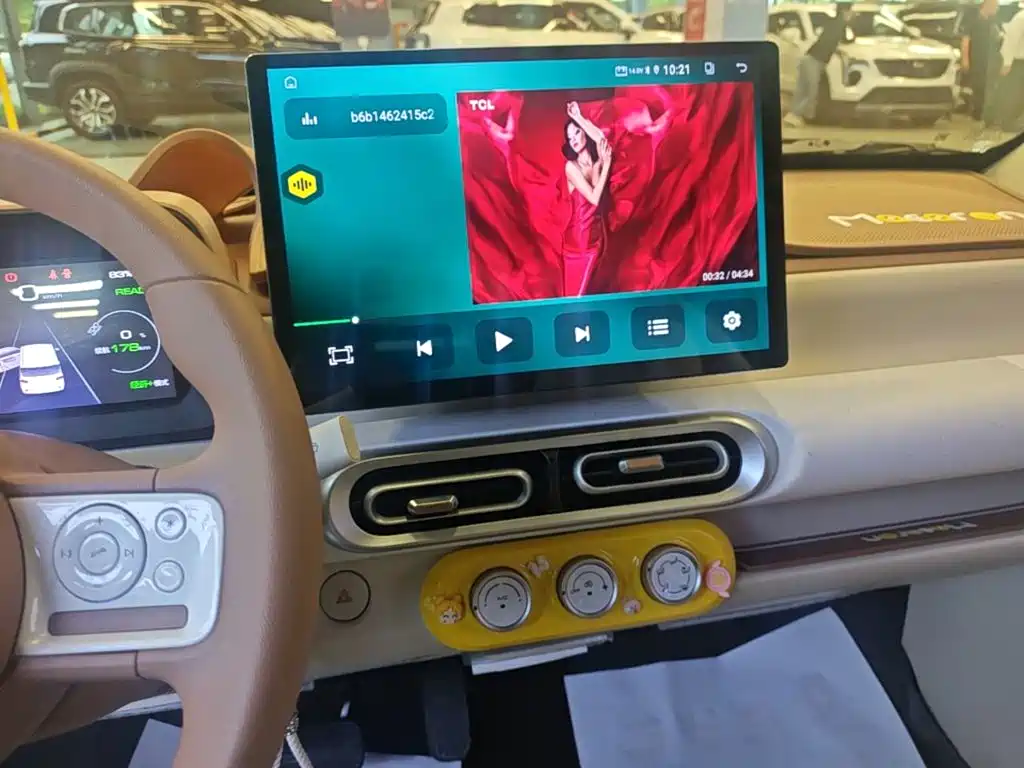 Wuling MINIEV — миниатюра 13