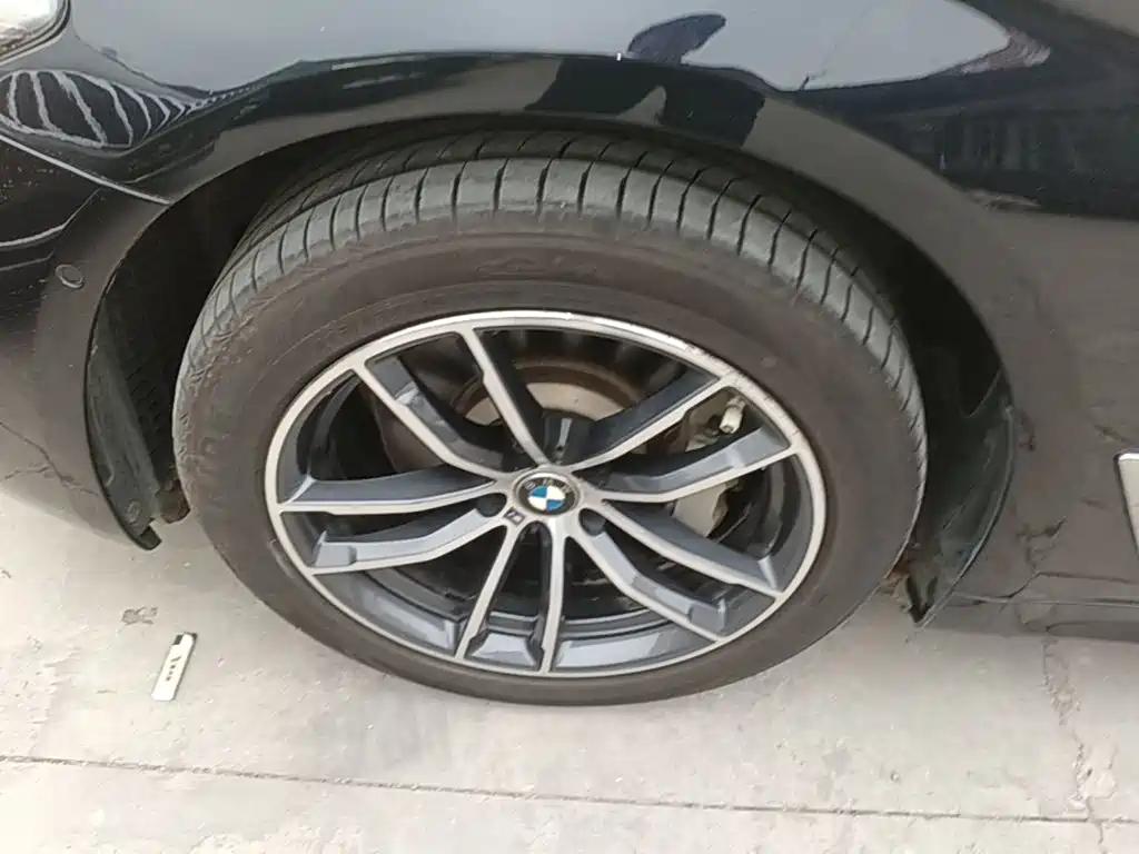 BMW 5 Series New Energy — миниатюра 23