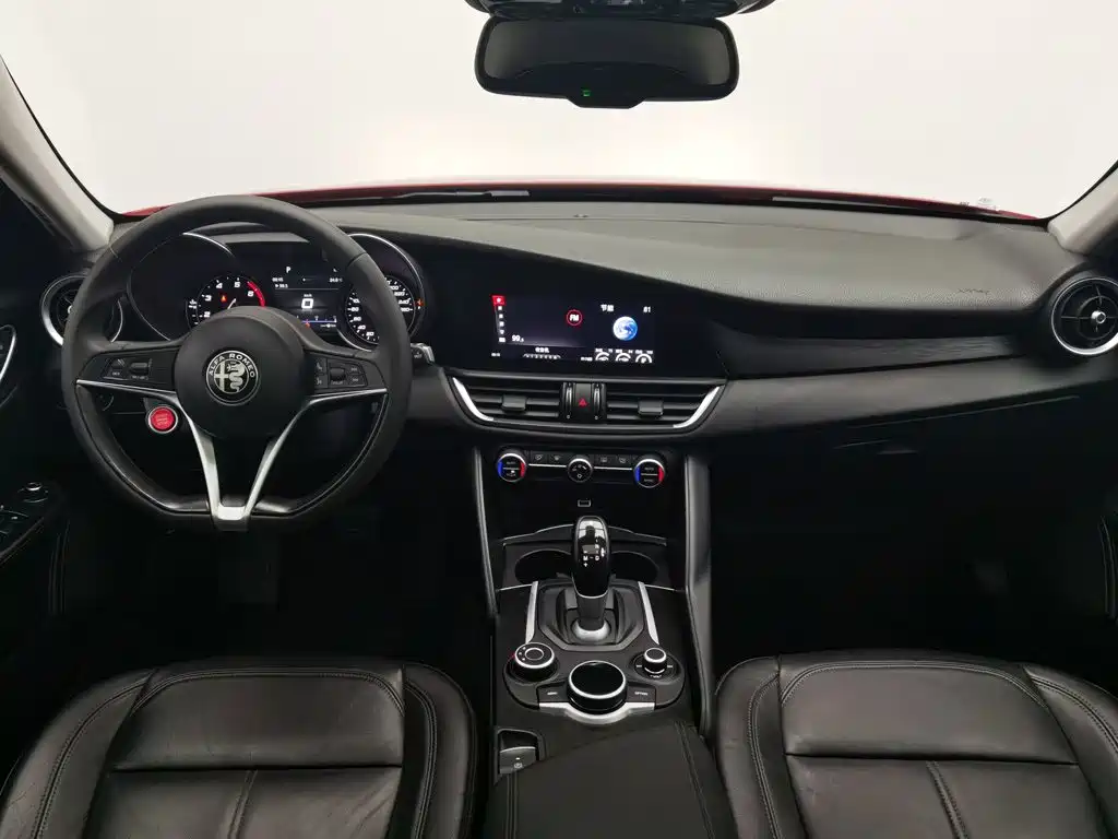 Alfa Romeo Giulia — миниатюра 5