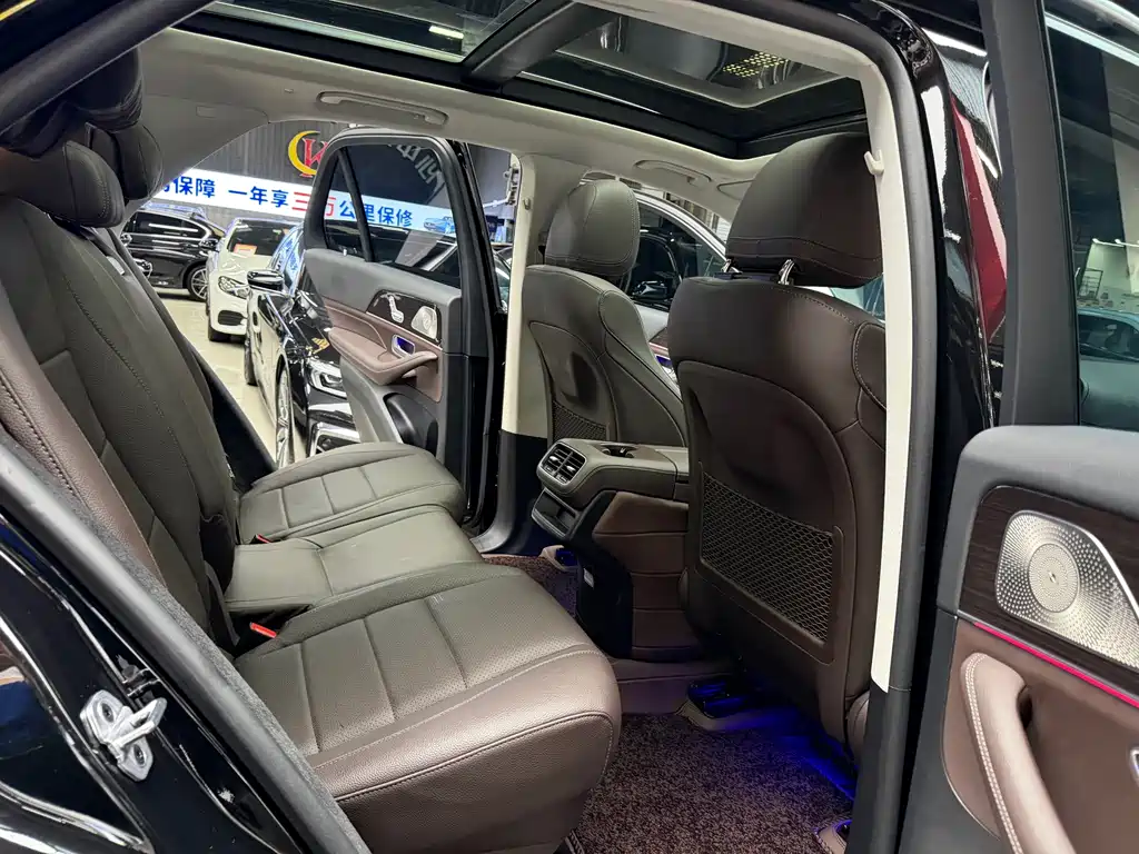 Mercedes-Benz GLE (Import) — миниатюра 19