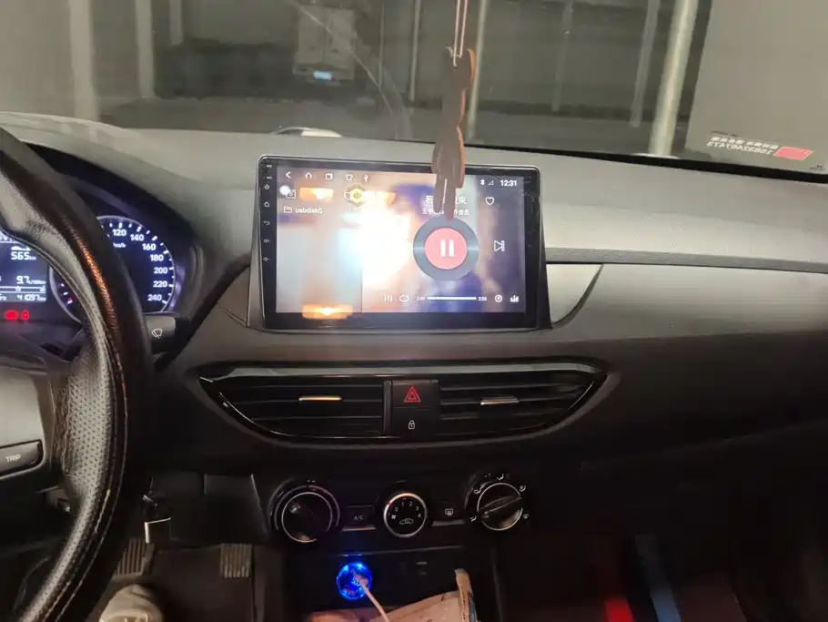 Hyundai Elantra — миниатюра 13