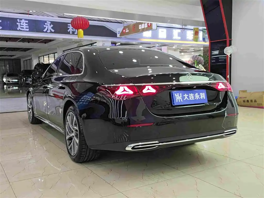 Mercedes-Benz E-Class — миниатюра 16