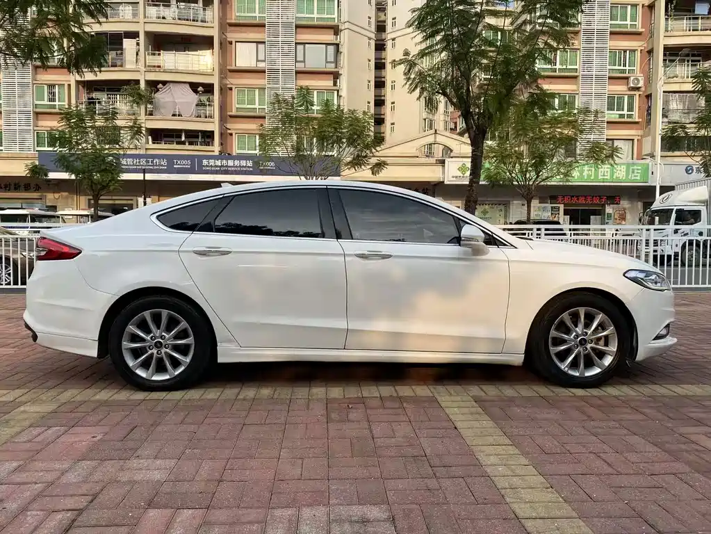 Ford Mondeo — миниатюра 4