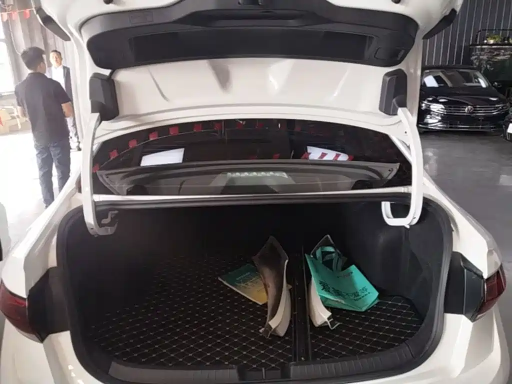 Volkswagen Sagitar — миниатюра 19