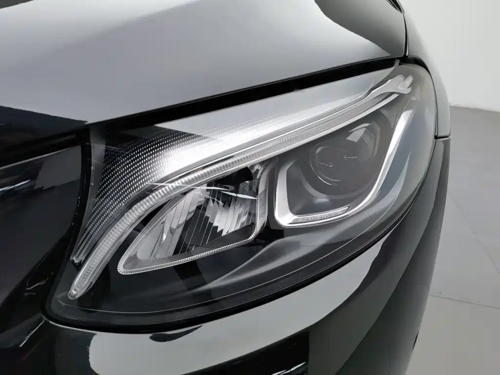Mercedes-Benz GLC — миниатюра 7