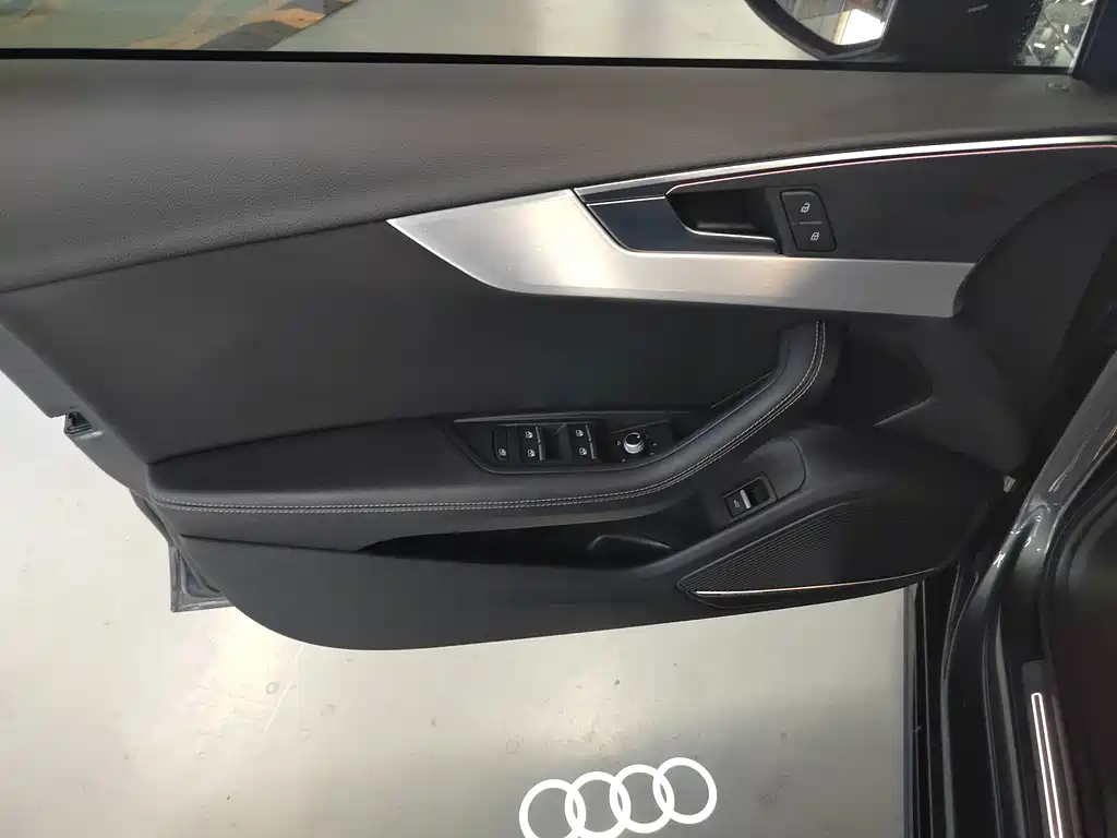 Audi A4L — миниатюра 4