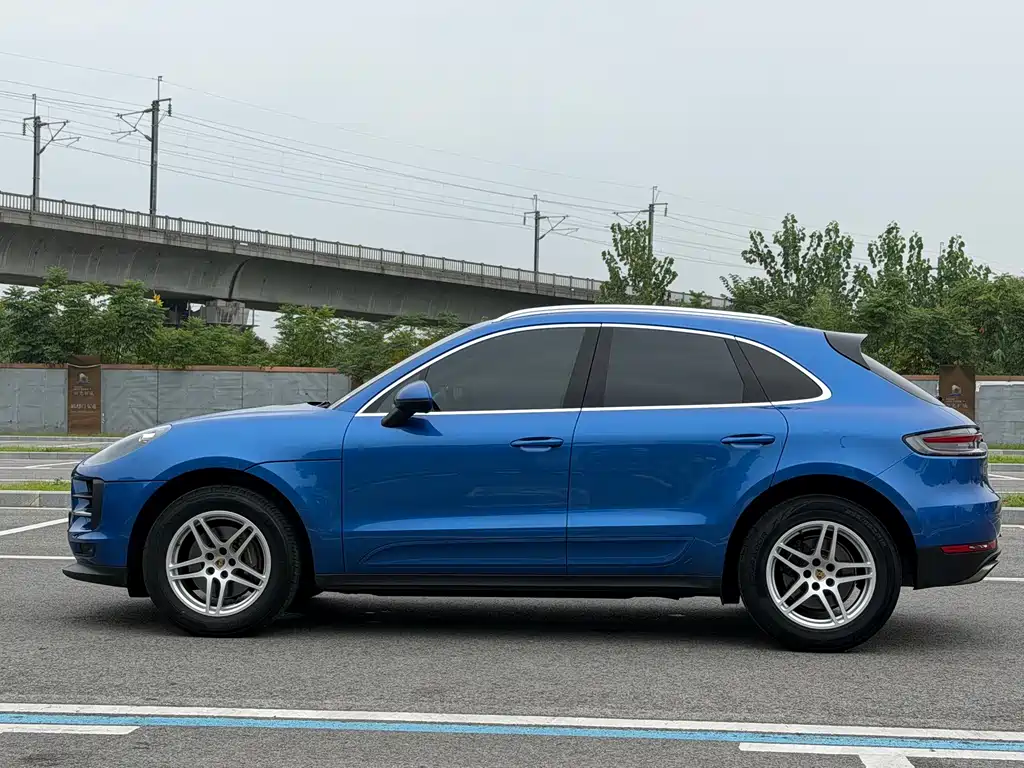 Porsche Macan — миниатюра 5