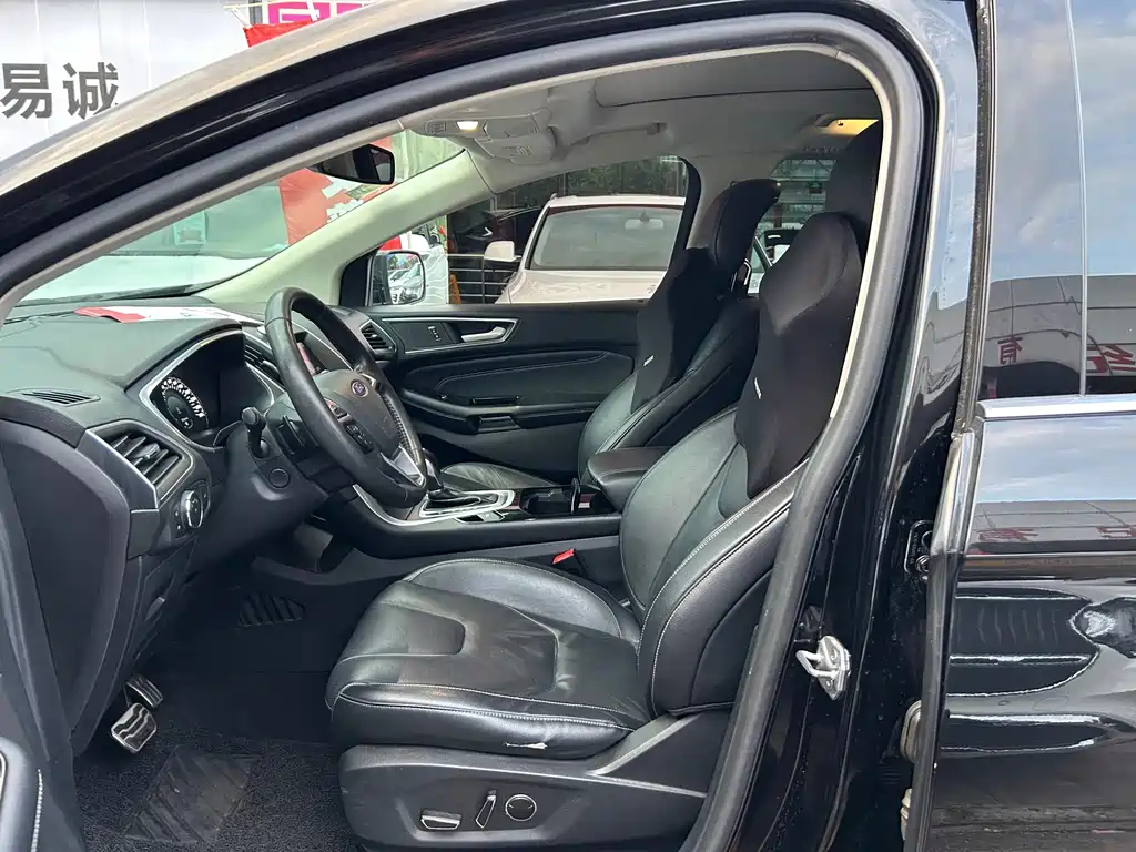 Ford Edge — миниатюра 8