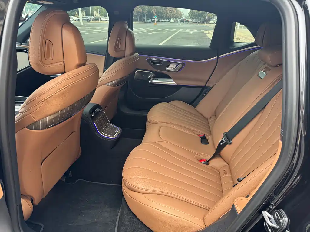 Mercedes-Benz E-Class New Energy — миниатюра 10