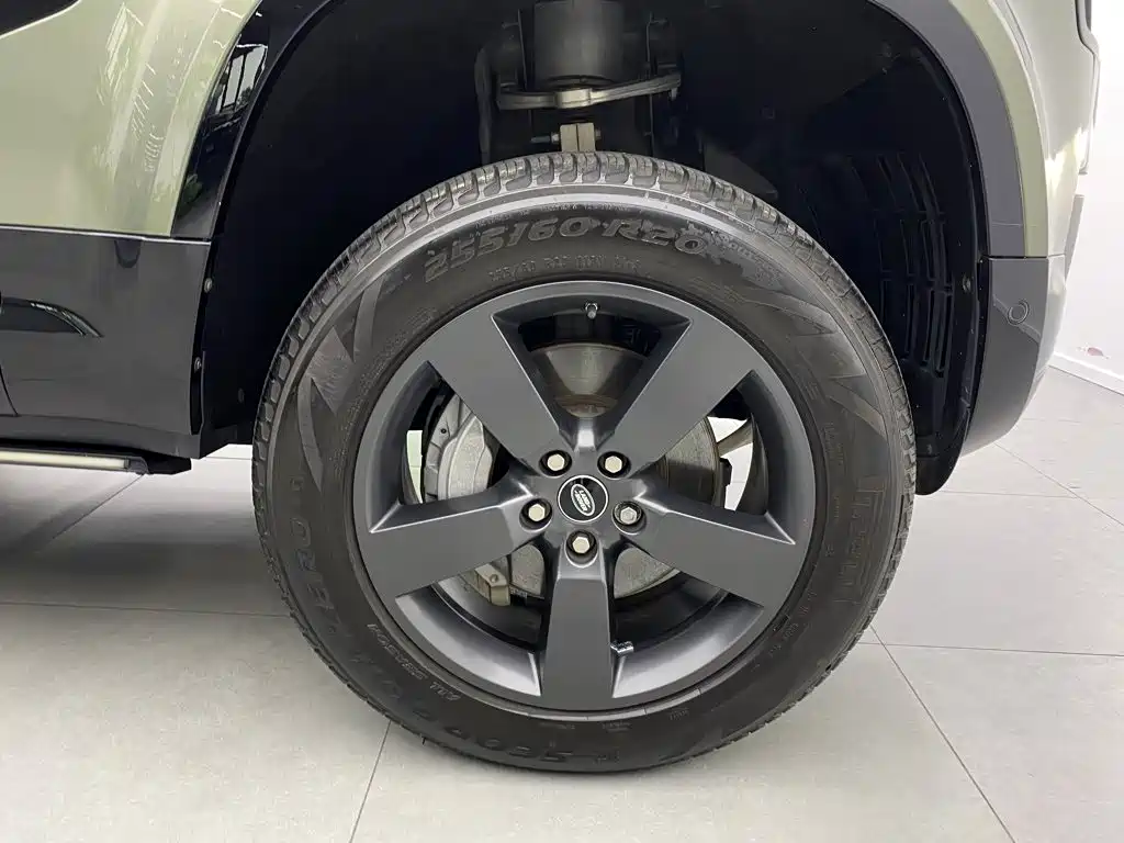 Land Rover Defender — миниатюра 6