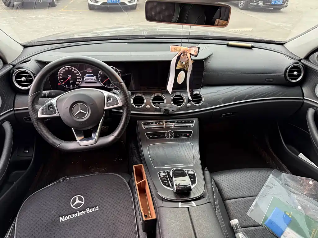 Mercedes-Benz E-Class — миниатюра 7