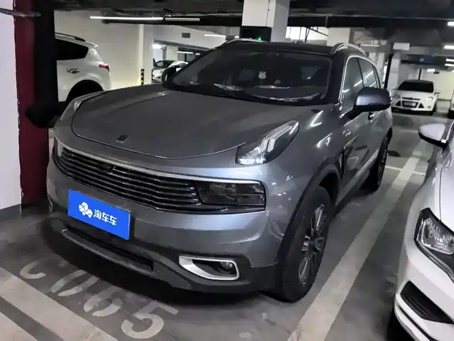 2020 Lynk & Co 01