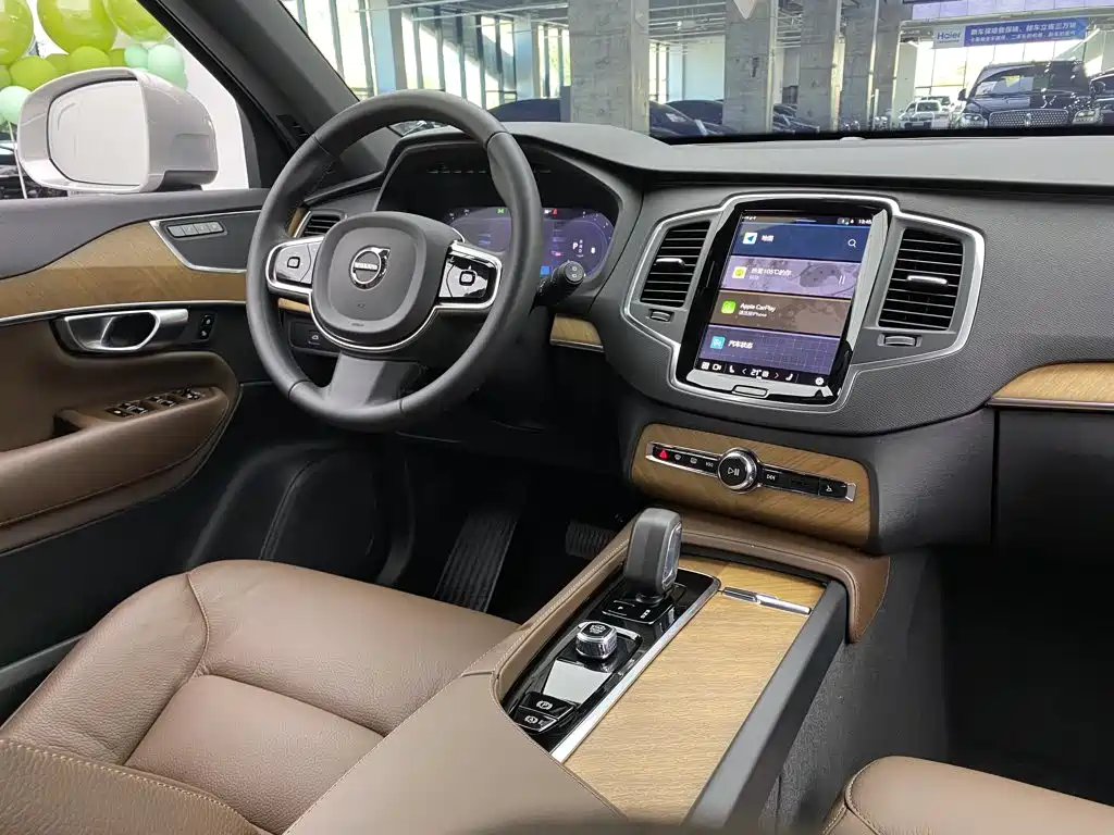 Volvo XC90 — миниатюра 32