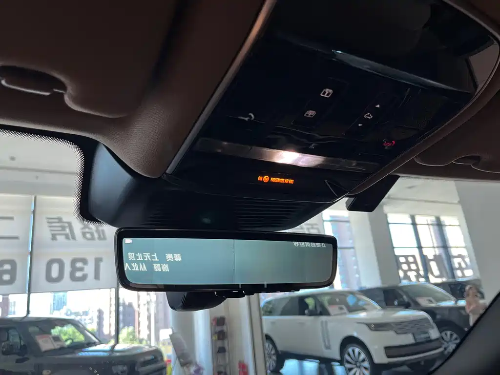 Land Rover Range Rover — миниатюра 9