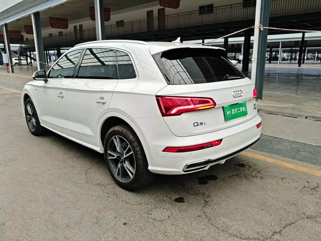 Audi Q5L — миниатюра 5