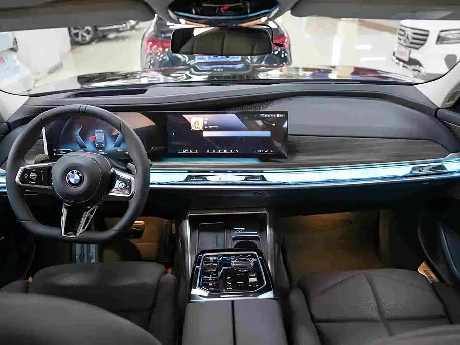 BMW 7 Series — миниатюра 12
