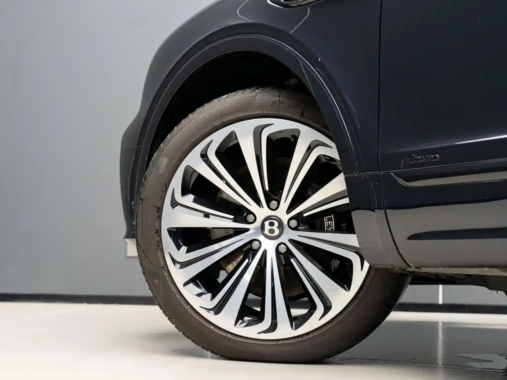 Bentley Bentayga — миниатюра 6