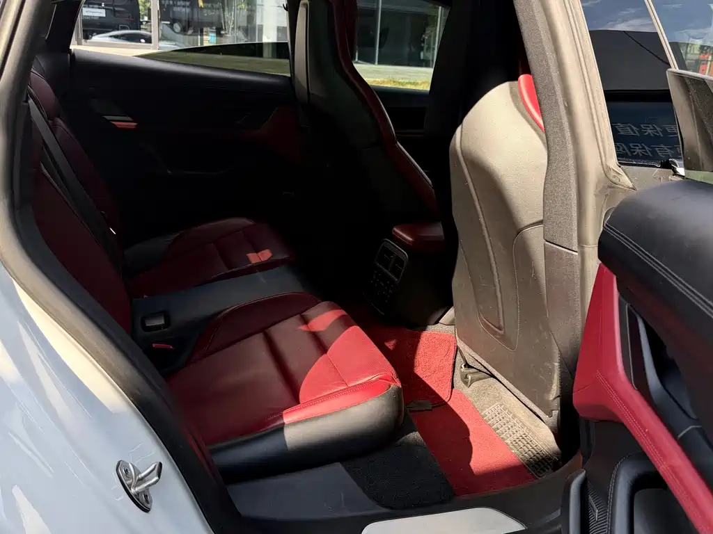 Porsche Taycan — миниатюра 14