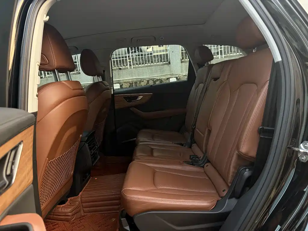 Audi Q7 — миниатюра 16