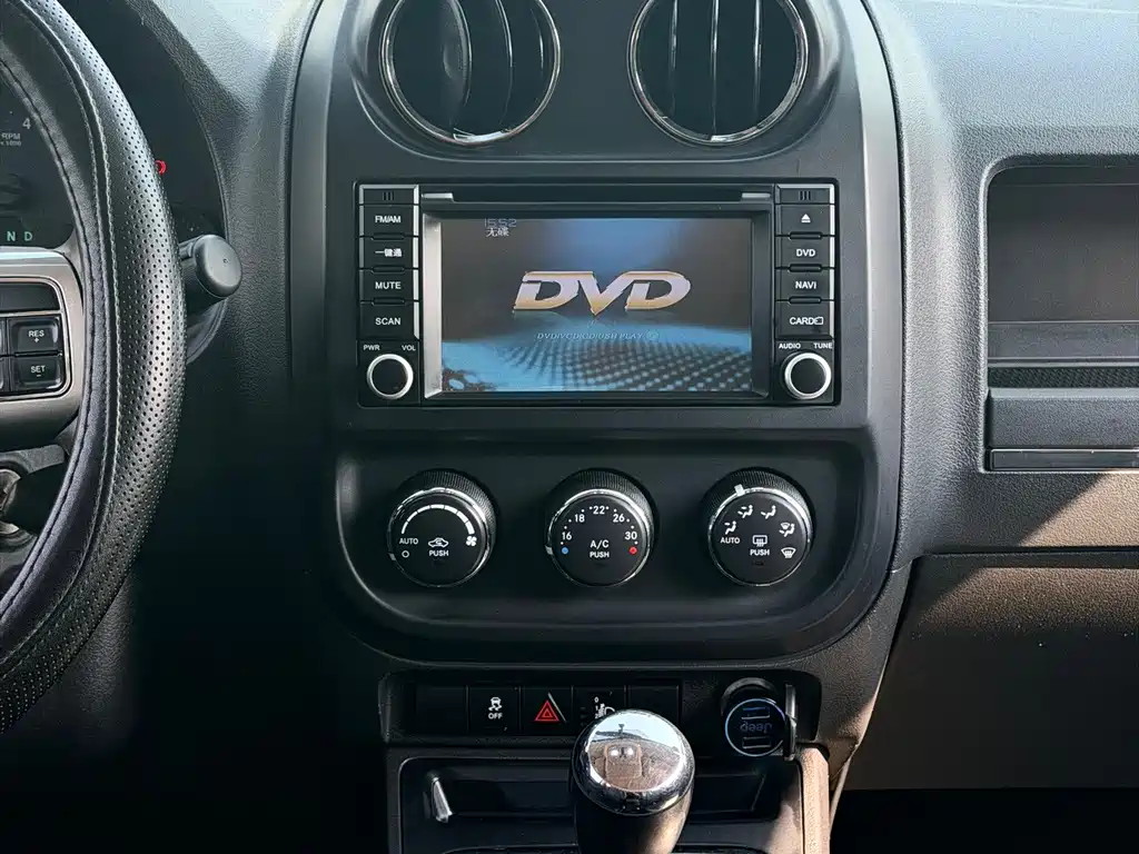 Jeep Compass (Import) — миниатюра 13