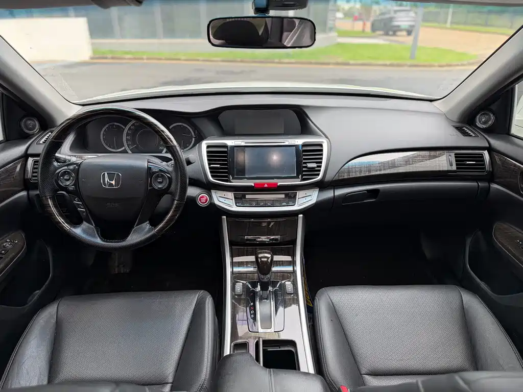 Honda Accord — миниатюра 6