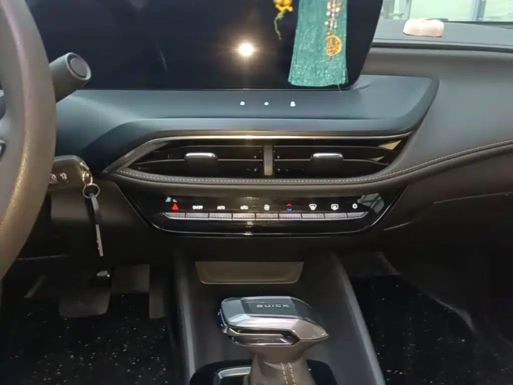 Buick Verano — миниатюра 13