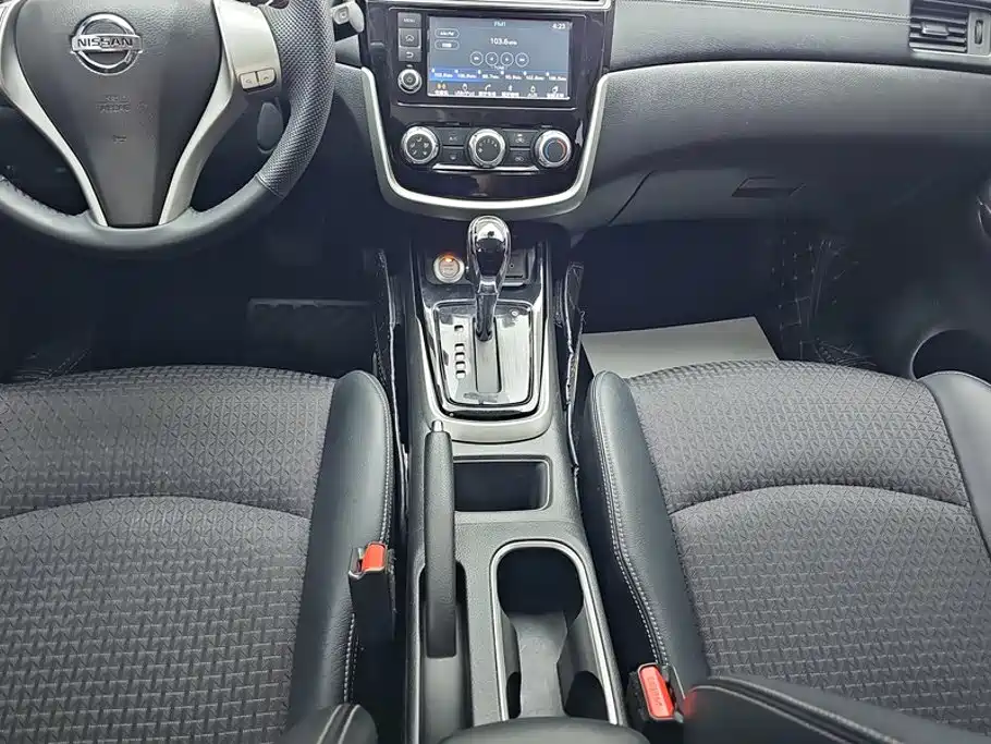 Nissan Tiida — миниатюра 16