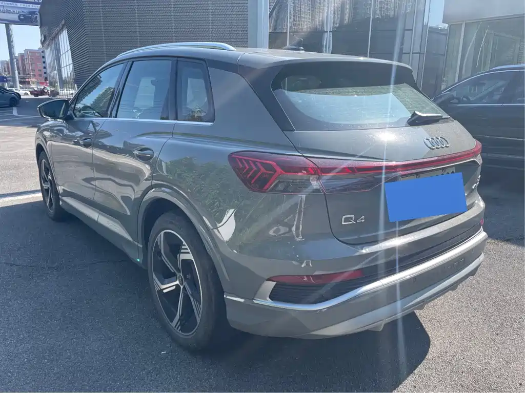 Audi Q4 e-tron — миниатюра 7