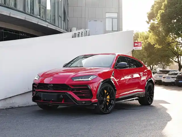 LAMBORGHINI URUS 2020