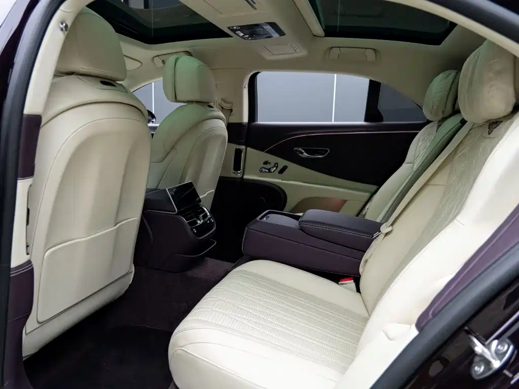 Bentley Flying Spur — миниатюра 13