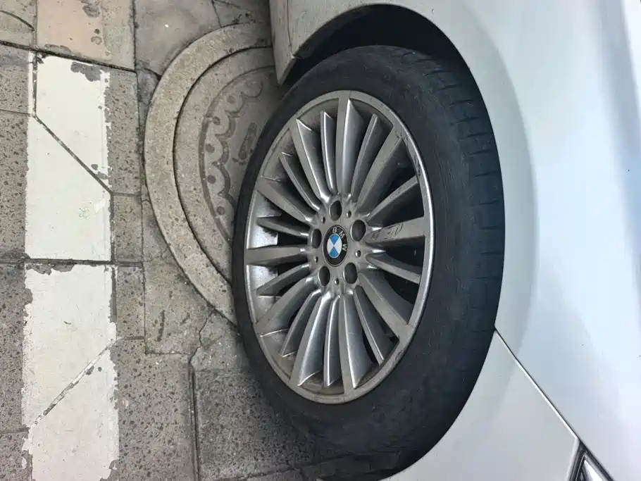 BMW 3 Series — миниатюра 6