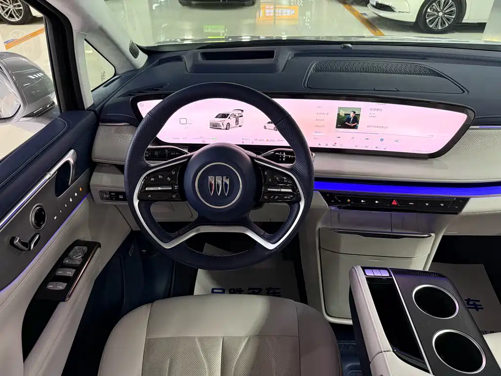 BUICK GL8 NEW ENERGY