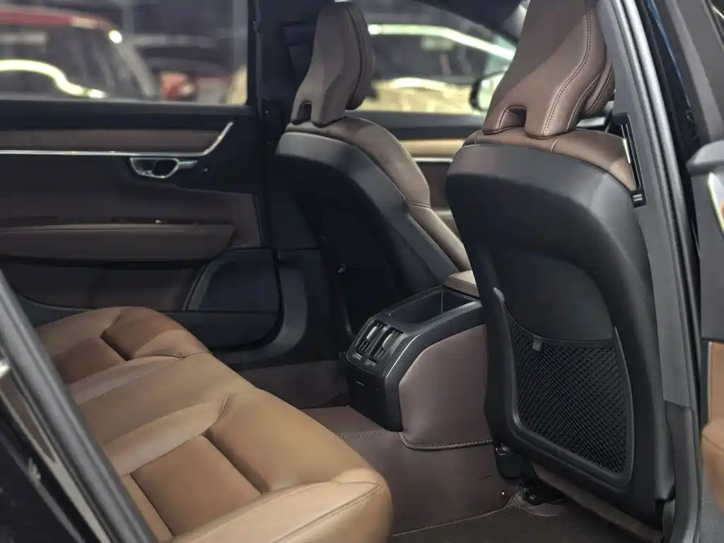 Volvo S90 — миниатюра 15