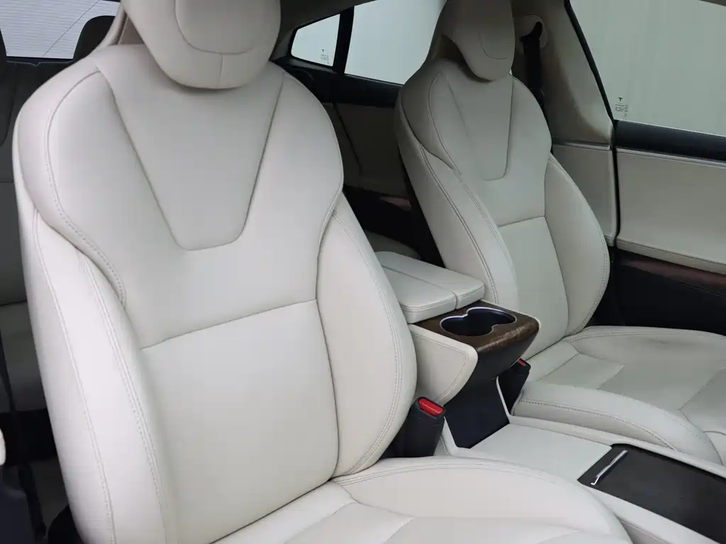 Tesla Model S — миниатюра 10