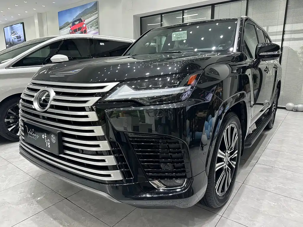 Lexus LX 0