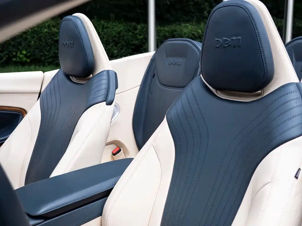Aston Martin DB11 — миниатюра 6