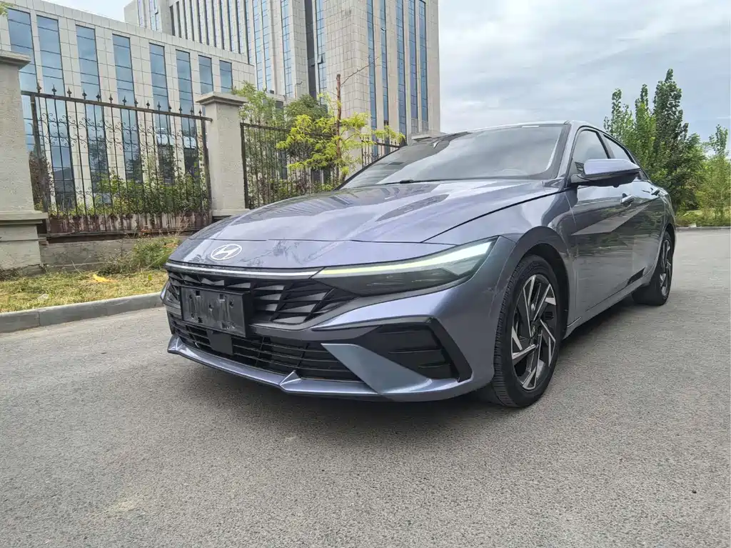 Hyundai Elantra — миниатюра 3