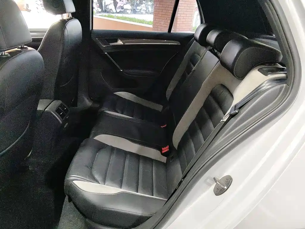 Volkswagen Golf — миниатюра 11