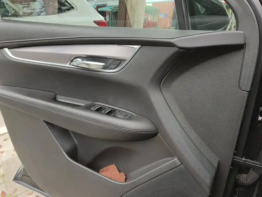Cadillac XT5 — миниатюра 7