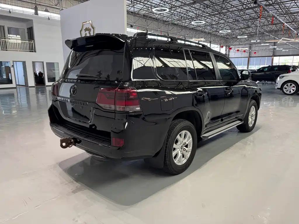 Toyota Land Cruiser — миниатюра 6
