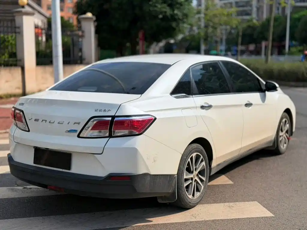 Venucia D60 — миниатюра 4