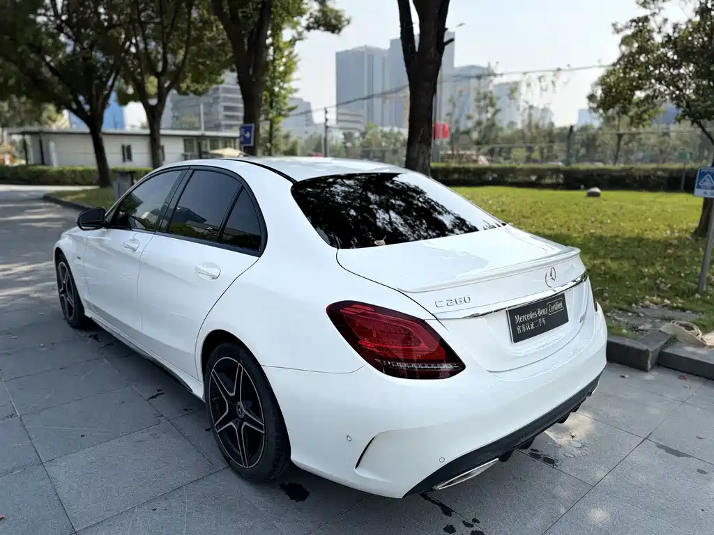 Mercedes-Benz C-Class — миниатюра 6