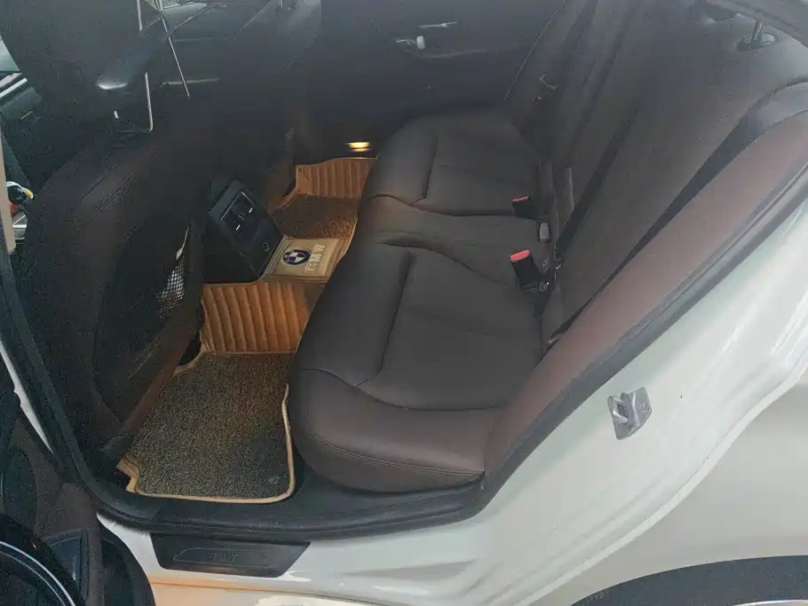 BMW 3 Series — миниатюра 11