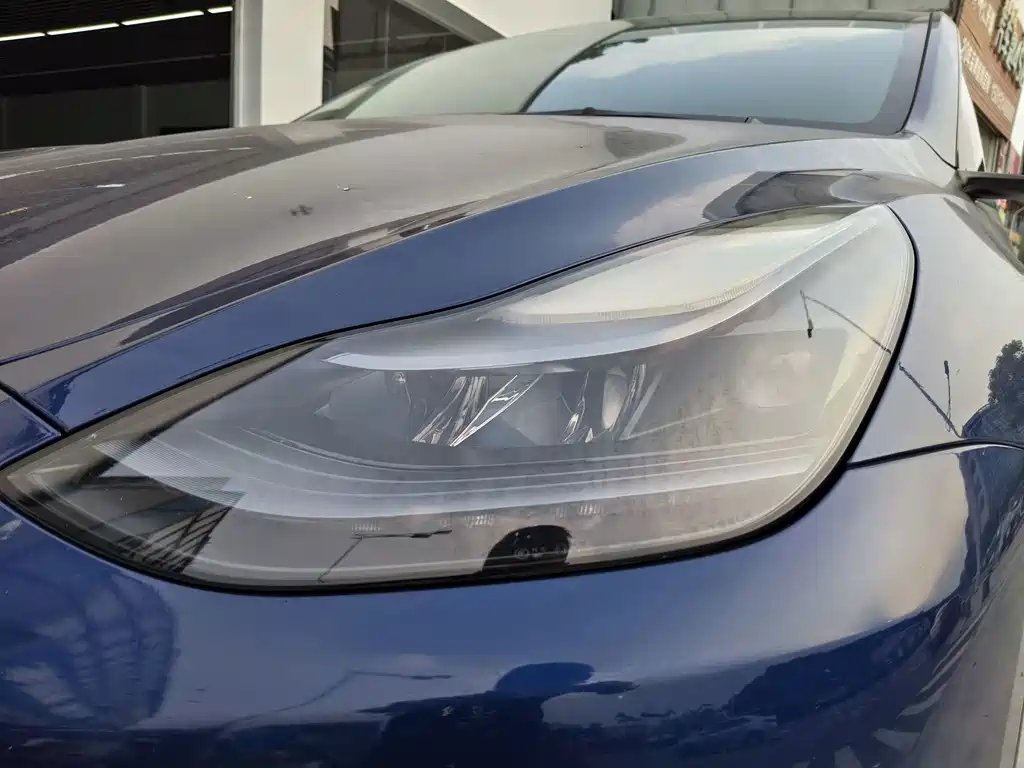 Tesla Model Y — миниатюра 4